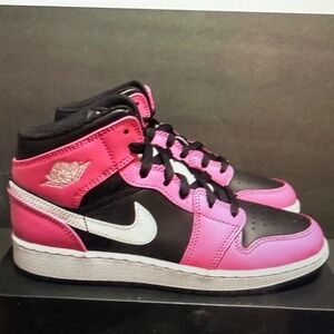 Air Jordan 1 Mid "Pinksicle" 6 Youth Or 7.5 Womens
